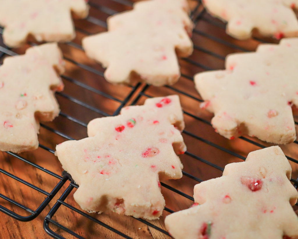 tree shaped cookies on cooling rack